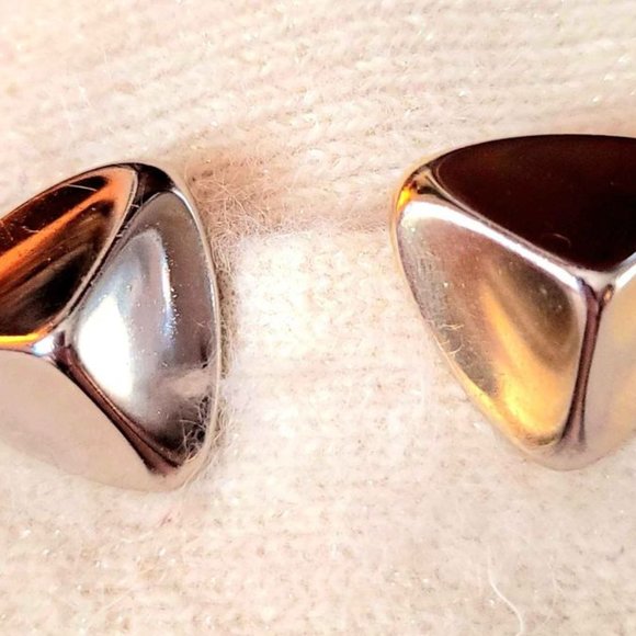 Authenticated Preowned Christian Dior Vintage Gold Tone Pyramid Clip Earring - Picture 4 of 10